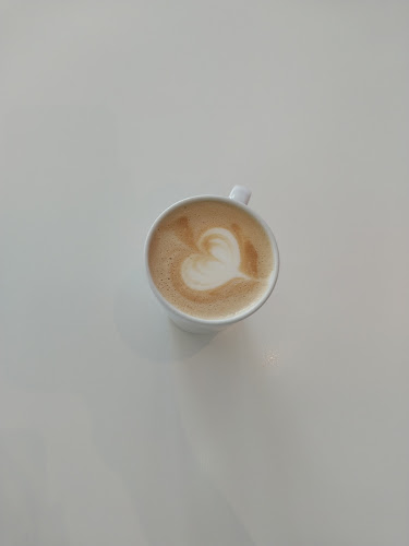 Opinii despre เมอเวนพิค ไอศกรีม สาขา อมตะ ป่าตอง în อำเภอกะทู้ - การบริการอาหารและที่พัก