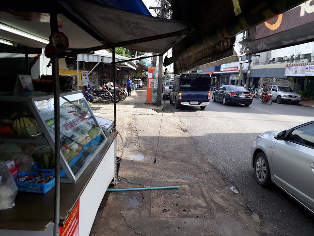 Three old ladies Thai Food
