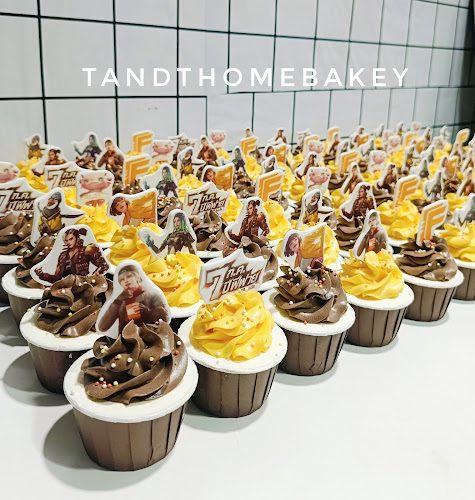 ทีแอนด์ทีโฮมเบเกอรี่ - การบริการอาหารและที่พัก