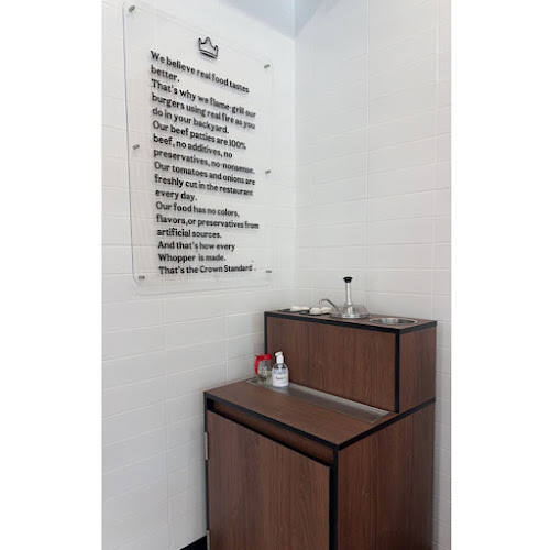 102/7,8 9 ถนน กะตะ ตำบล กะรน อำเภอเมืองภูเก็ต ภูเก็ต 83100