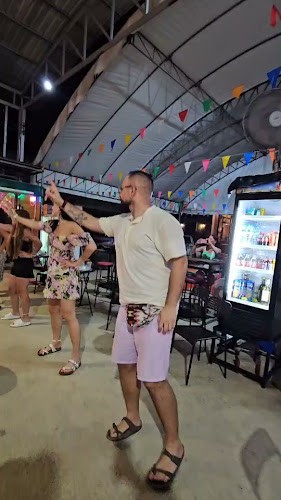 Comentarii opinii despre 2FA Classic Car Bar Cocktail