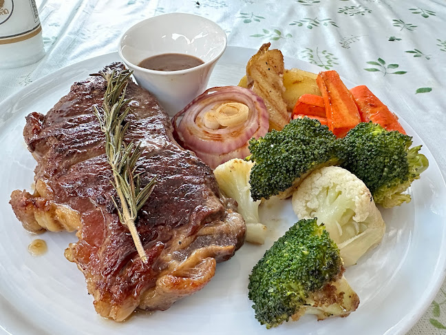 Opinii despre Happy Steak​ House​ în อำเภอบางละมุง - การบริการอาหารและที่พัก