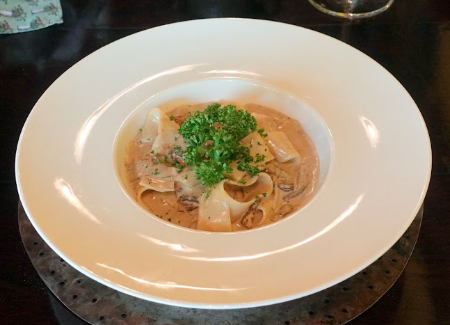 La Gaetana Restaurant - การบริการอาหารและที่พัก