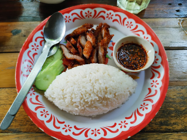 Comentarii opinii despre ครัวอภิรัตต์ริมทางรถไฟ