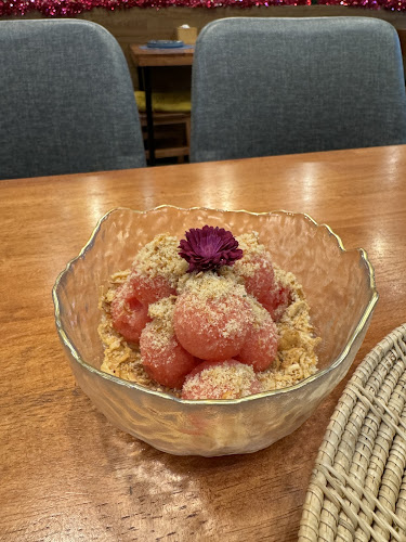 บ้านแกง - การบริการอาหารและที่พัก