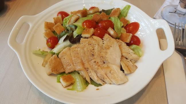 Pearl Noodle Cafe - การบริการอาหารและที่พัก