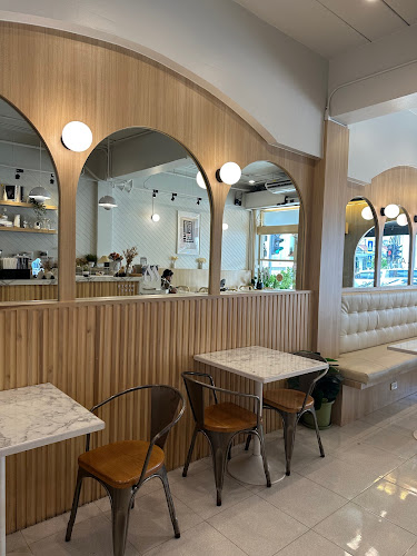 55 ถนน รัษฎา ตำบลตลาดใหญ่ เมือง ภูเก็ต 83000