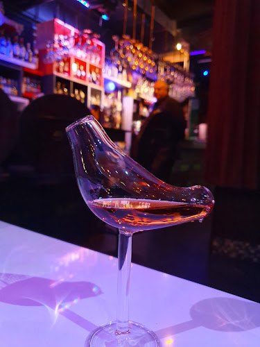 Alter Ego - การบริการอาหารและที่พัก