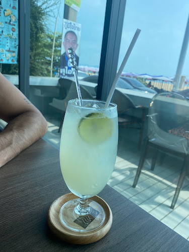 Comentarii opinii despre Sea Side Jomtien Beach Restaurant