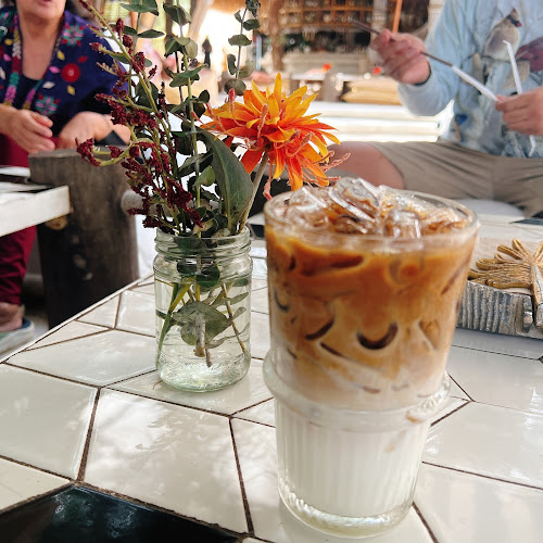 Cave Beach Club - อำเภอสัตหีบ