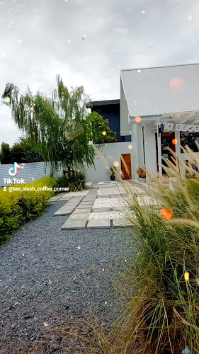 Ten slash coffee corner tenslash เท็นสแลช คาเฟ่นครปฐม