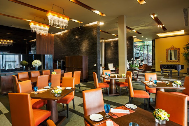 Living Room Restaurant - การบริการอาหารและที่พัก