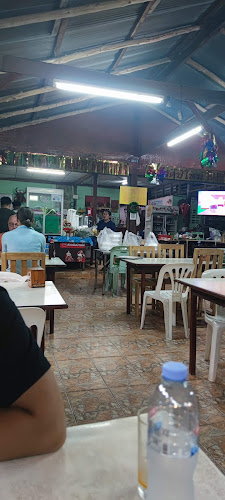 อีสานร้อยซาว - การบริการอาหารและที่พัก