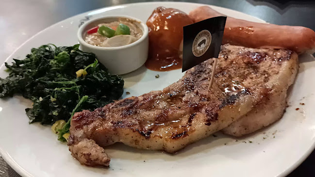 ซานตา เฟ่ - การบริการอาหารและที่พัก