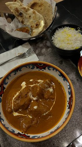 Portosino Restaurant & Rooftop Bar - การบริการอาหารและที่พัก