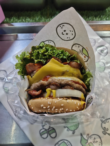 Aomam&Kan_burger - การบริการอาหารและที่พัก