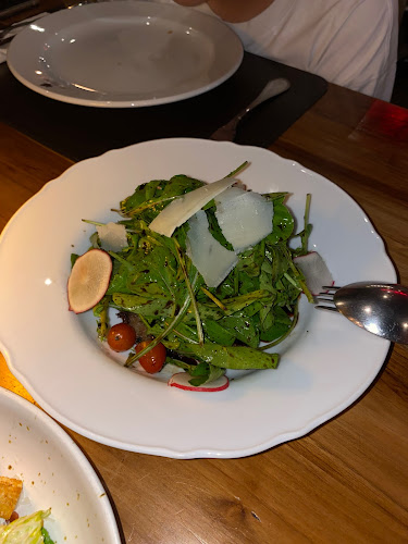 Opinii despre Five Crossing în อำเภอปากเกร็ด - การบริการอาหารและที่พัก