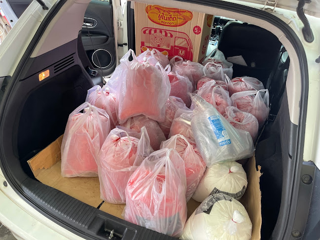 ยู่ยี่ สตรอเบอร์รี่โยเกิร์ต ศูนย์ใหญ่ - การบริการอาหารและที่พัก