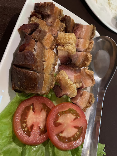 แพครูเอ็ม แพเจ้าพระยา - การบริการอาหารและที่พัก