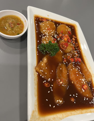 Bonchon Central Village - การบริการอาหารและที่พัก