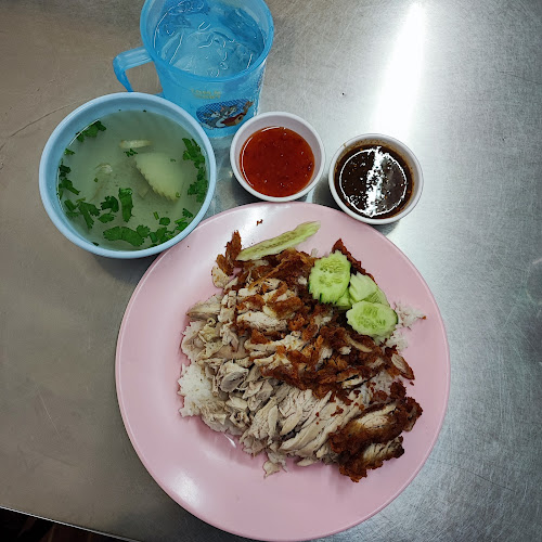 Opinii despre ブアカーオ名無し食堂 în อำเภอบางละมุง - การบริการอาหารและที่พัก