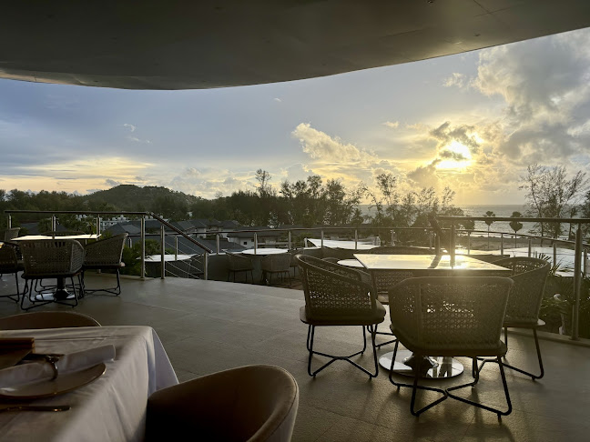 7th Floor Restaurant & Bar - อำเภอถลาง