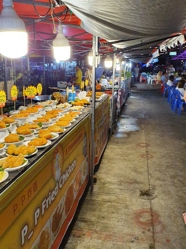 ตลาดป่าตองโอท็อป - การบริการอาหารและที่พัก