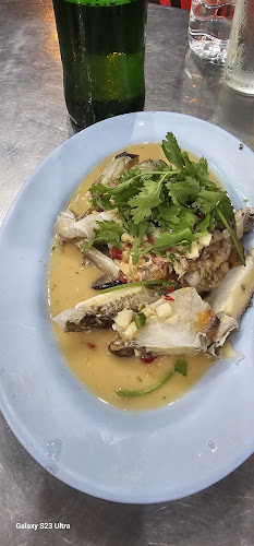 Opinii despre ร้านข้าวต้มปูดองรสเด็ด (ถนนไทรน้อย) în อำเภอบางบัวทอง - การบริการอาหารและที่พัก