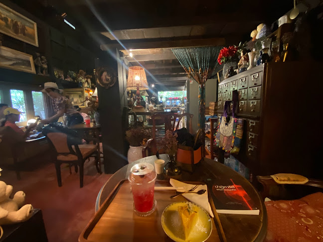 Baan Dampranot, Koh Kret - การบริการอาหารและที่พัก