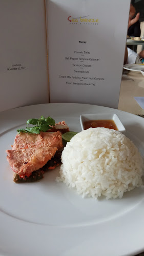 Opinii despre Sea Breeze Cafe în อำเภอกะทู้ - การบริการอาหารและที่พัก