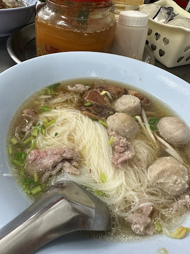 Opinii despre โอชารส ลูกชิ้นเนื้อ în อำเภอเมืองภูเก็ต - การบริการอาหารและที่พัก