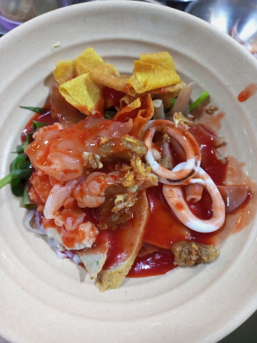 เย็นตาโฟเจ๊เกียวตลาดบ่อนไก่ - การบริการอาหารและที่พัก