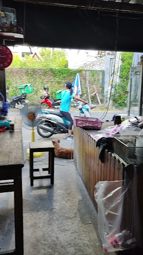 ขนมจีนป้าน้อย