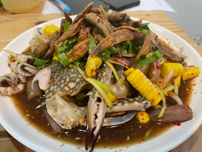 Aroi ร้านยำที่จัดจ้านในภูเก็ต