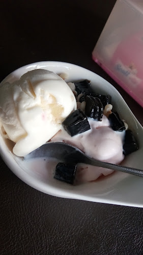 Comentarii opinii despre ไอศกรีมกะทิสดแม่เล็ก