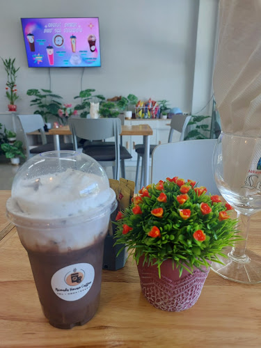 Friends House Coffee At Chalong Phuket - การบริการอาหารและที่พัก