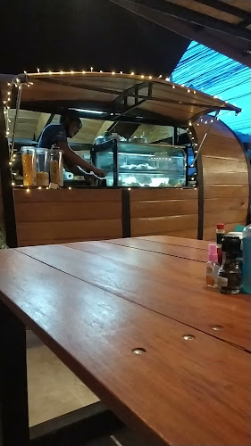 Uncle Toma's by Bakeology - การบริการอาหารและที่พัก