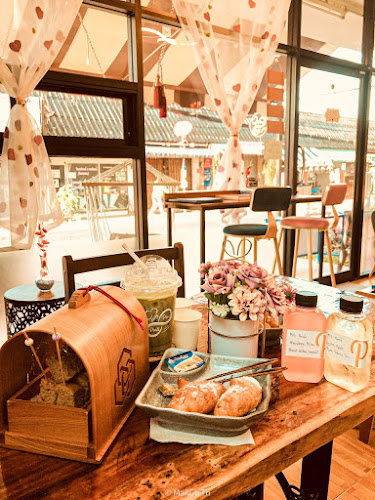 Comentarii opinii despre Posh and Pow Club Café