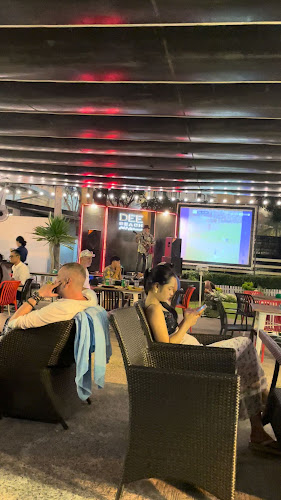 DEE BEACH PUB & RESTAURANT - อำเภอบางละมุง