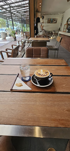 Aram Coffee&Crepes - การบริการอาหารและที่พัก