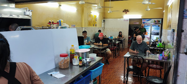 Opinii despre ブアカーオ名無し食堂 în อำเภอบางละมุง - การบริการอาหารและที่พัก