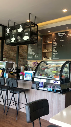 Opinii despre Mayday Coffee & Bar în อำเภอกะทู้ - การบริการอาหารและที่พัก