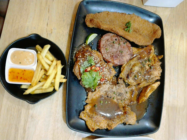 Opinii despre BizCafe หลังคุณย่าโม în อำเภอเมืองนครราชสีมา - การบริการอาหารและที่พัก