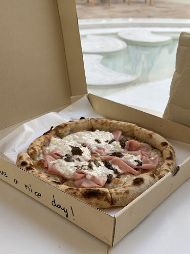 CASA MYKA (คาซ่ามิก้า) - การบริการอาหารและที่พัก