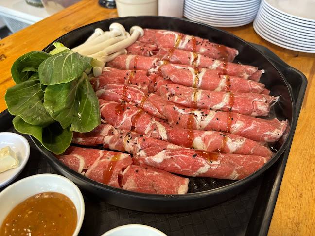เนื้อบุชเชอรี่ สาขาแหลมดิน เฉวง Beef butchery 2nd branch Chaweng - การบริการอาหารและที่พัก