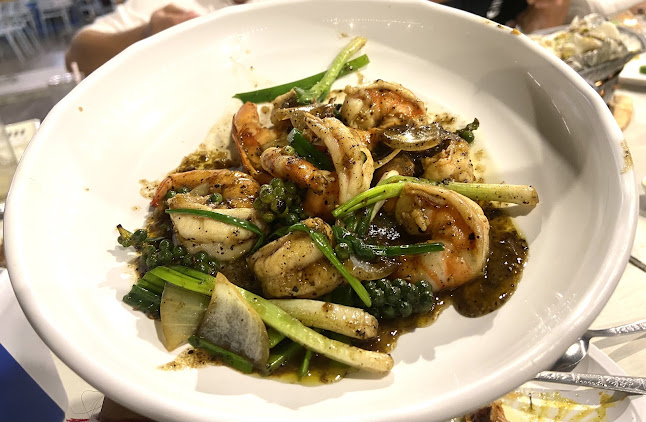 แหลมเจริญ ซีฟู้ด ระยอง - การบริการอาหารและที่พัก