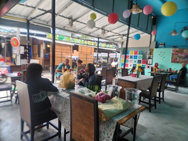 Comentarii opinii despre Aree's Kitchen & Lounge