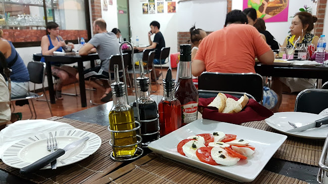 Opinii despre Pizzeria Agli Amici în อำเภอเมืองภูเก็ต - การบริการอาหารและที่พัก