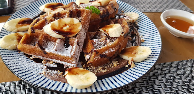 Hern Coffee and Bistro - การบริการอาหารและที่พัก