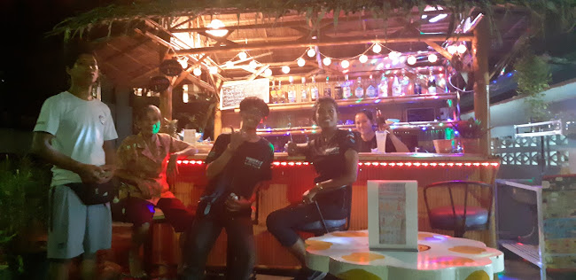 Hill Top Bar 5665 - เมือง